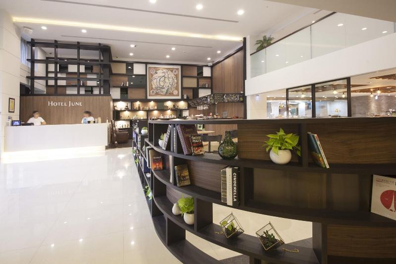CHECK inn Taipei Neihu image