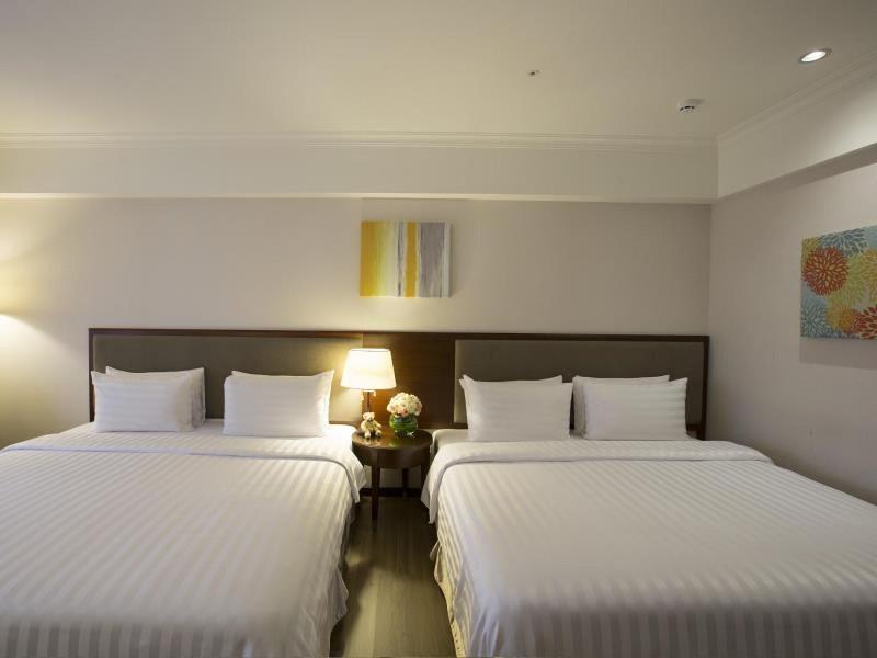 CHECK inn Taipei Neihu image