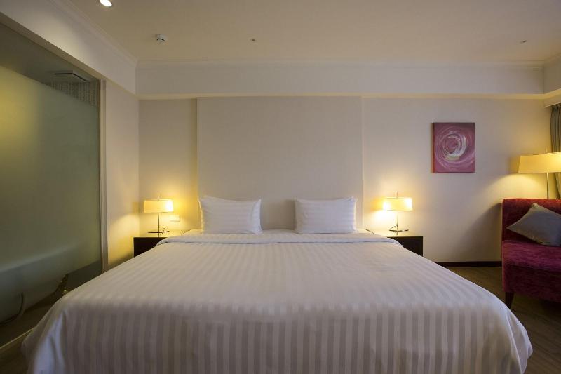 CHECK inn Taipei Neihu image