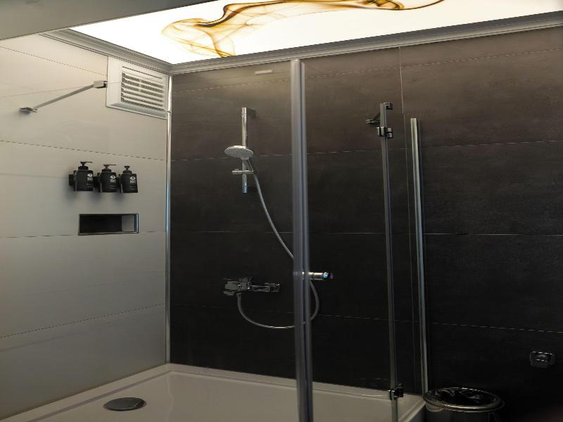 Didi Otel image