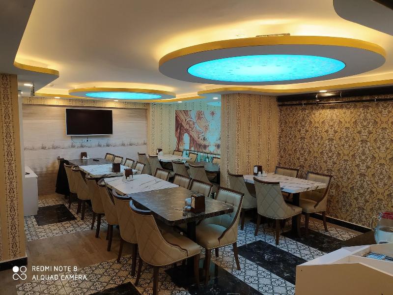 Akdeniz Van Otel image