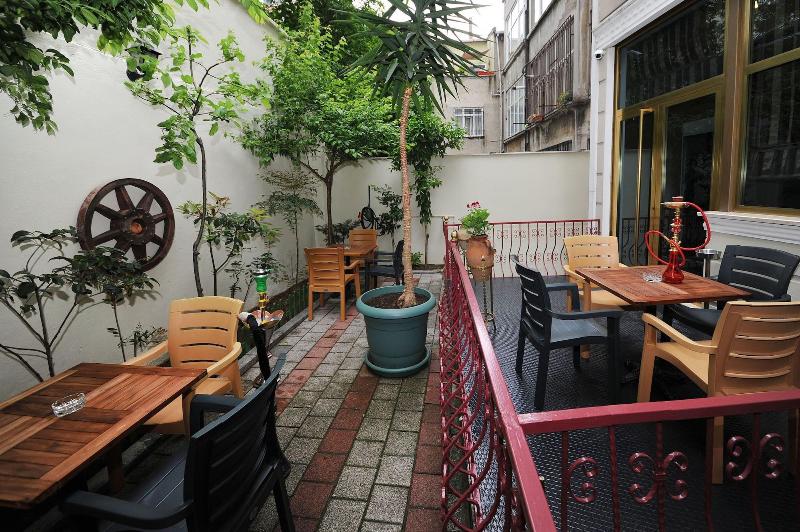 Hotel Grand Umit — exterior view
