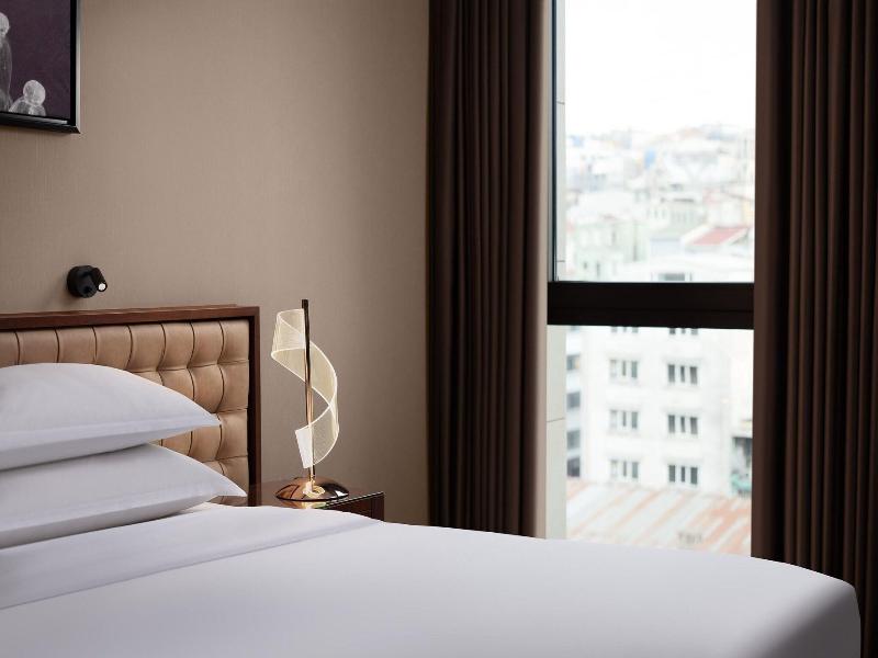 Sheraton Istanbul City Center image
