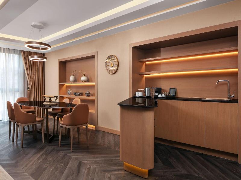 Sheraton Istanbul City Center image