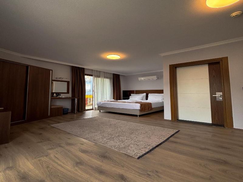 Gulluk Life Hotel image