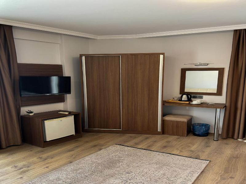Gulluk Life Hotel image