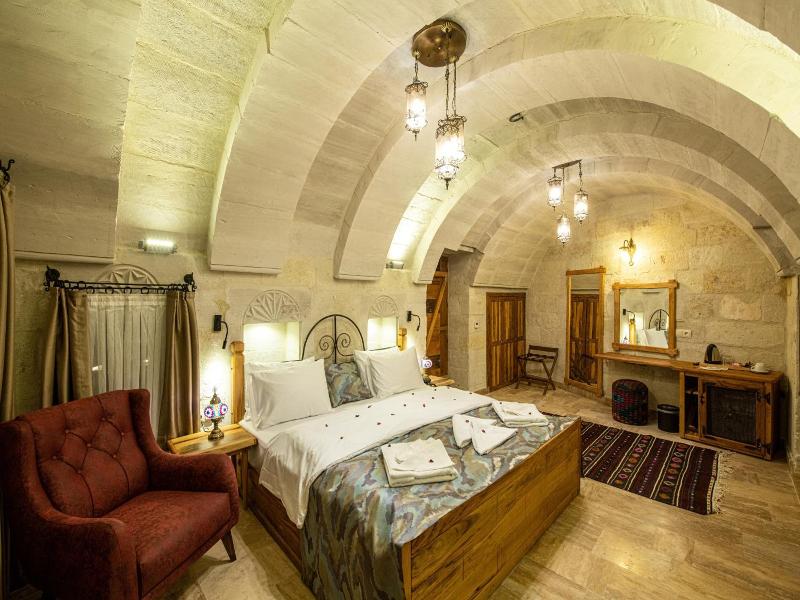 Charming Cave Hotel image