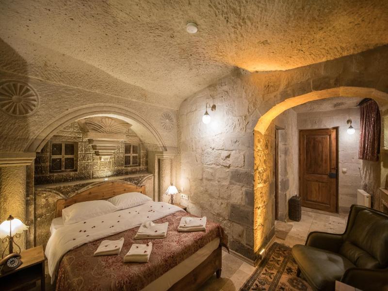 Charming Cave Hotel image