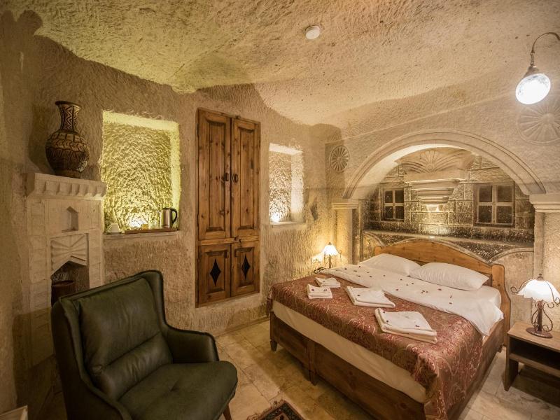 Charming Cave Hotel image