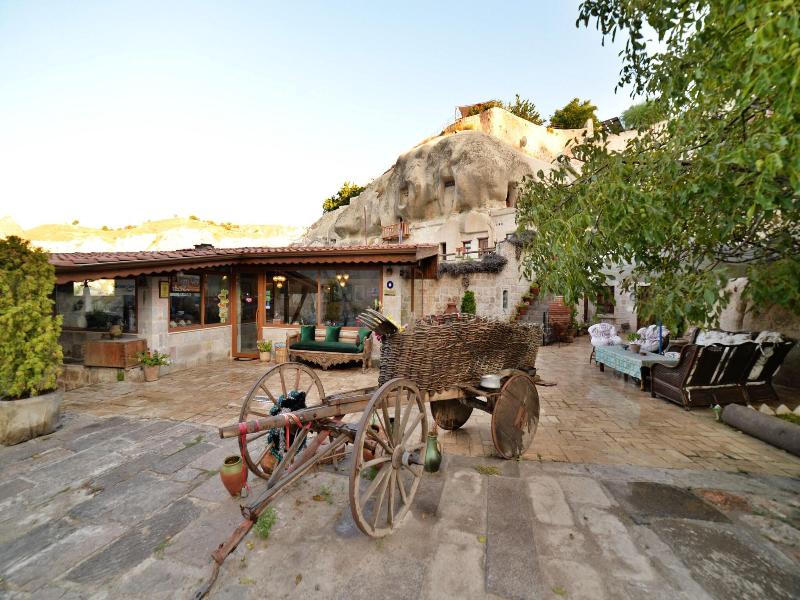 Grand Cave Suites image