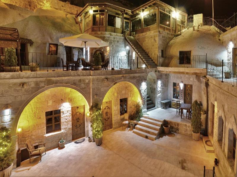 Grand Cave Suites image