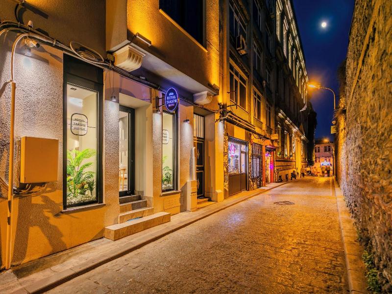 Royal Taksim Suites image