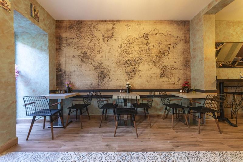 Royal Taksim Suites image