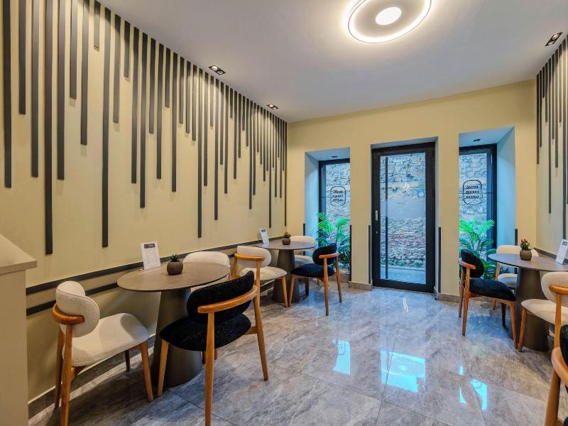 Royal Taksim Suites image