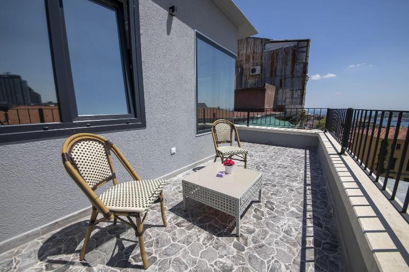 Royal Taksim Suites image