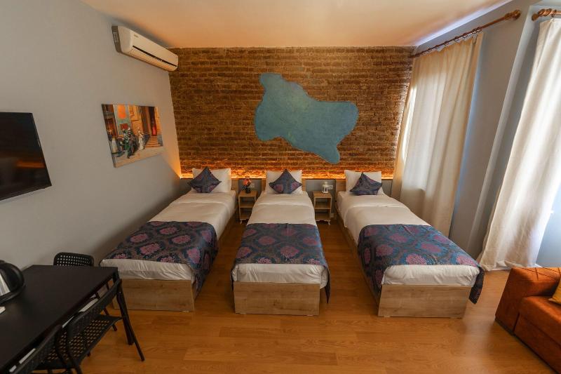 Royal Taksim Suites image