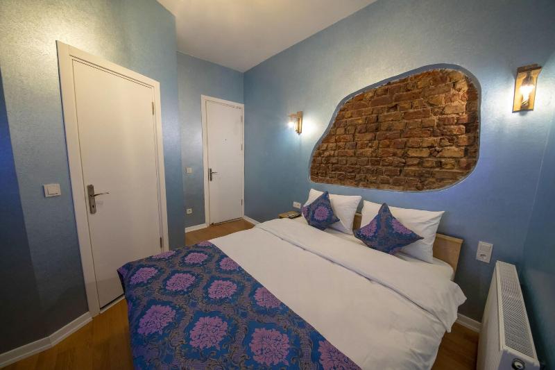 Royal Taksim Suites image