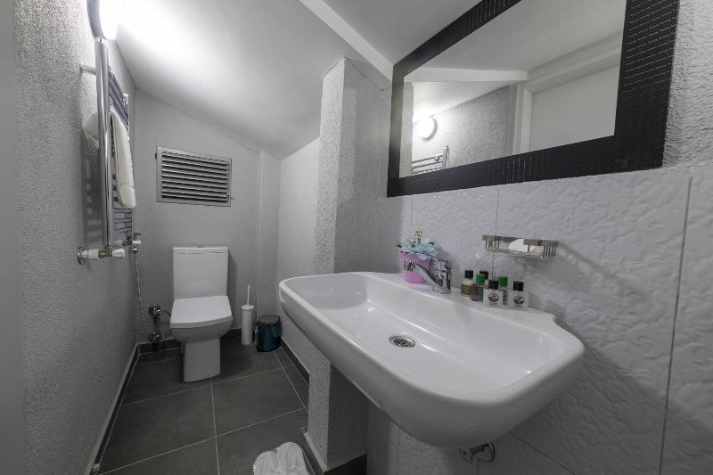 Royal Taksim Suites image