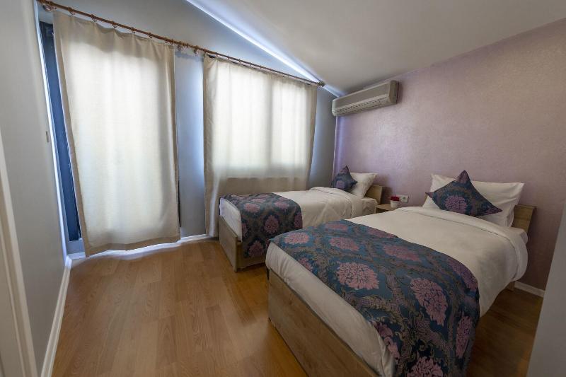 Royal Taksim Suites image