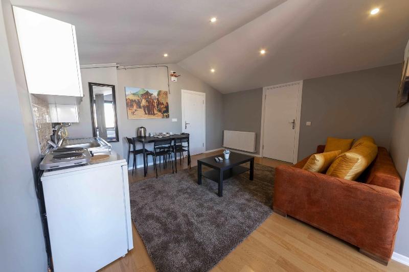 Royal Taksim Suites image