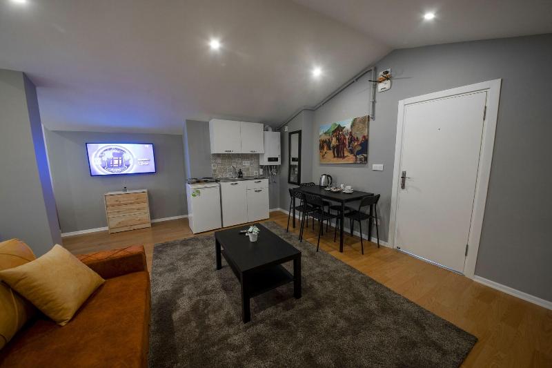 Royal Taksim Suites image