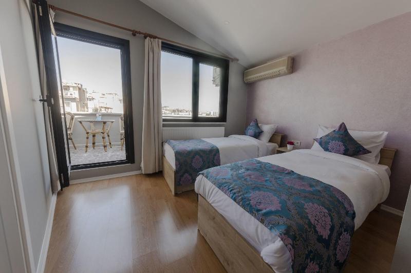 Royal Taksim Suites image