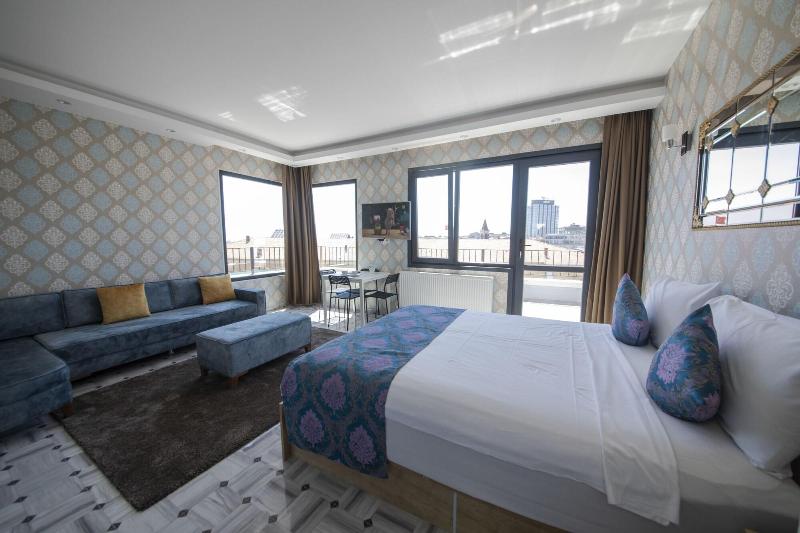 Royal Taksim Suites image