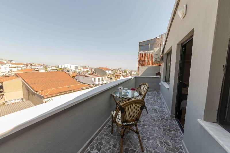 Royal Taksim Suites image