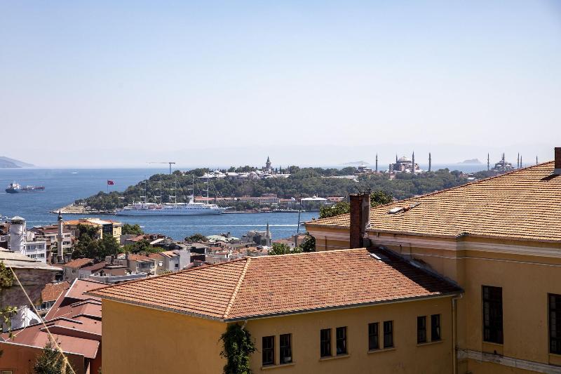Royal Taksim Suites image