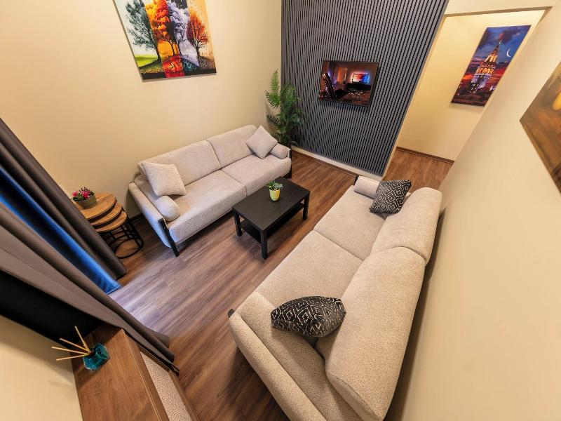 Royal Taksim Suites image