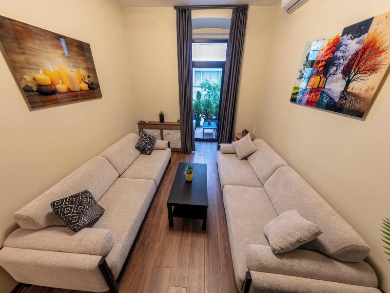 Royal Taksim Suites image