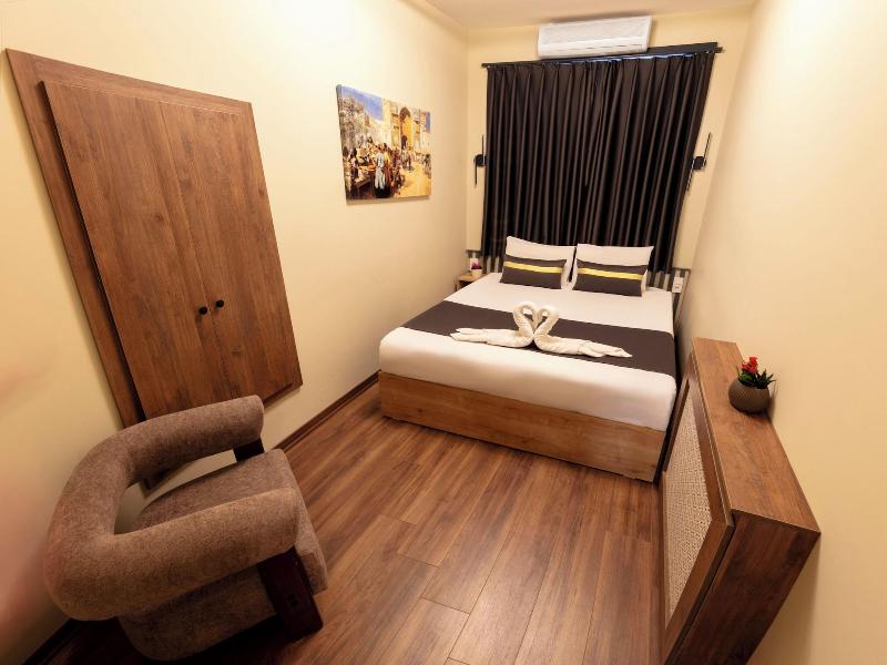 Royal Taksim Suites image