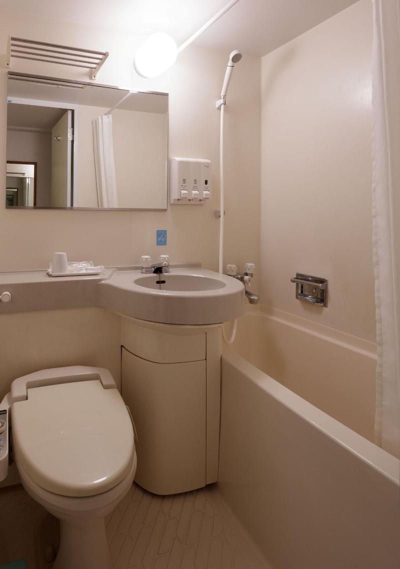 Center Hotel Narita 1 image