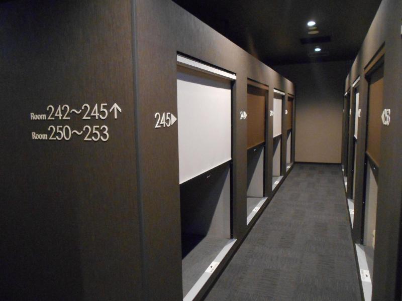 Bizcourt Cabin Susukino - Caters to Men image