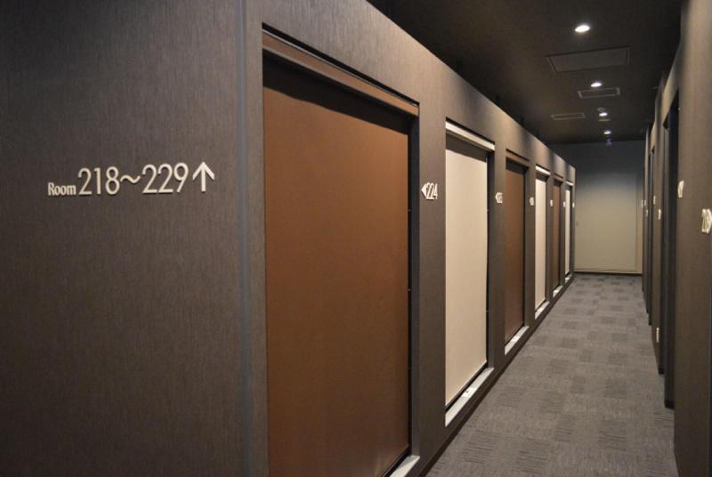 Bizcourt Cabin Susukino - Caters to Men image