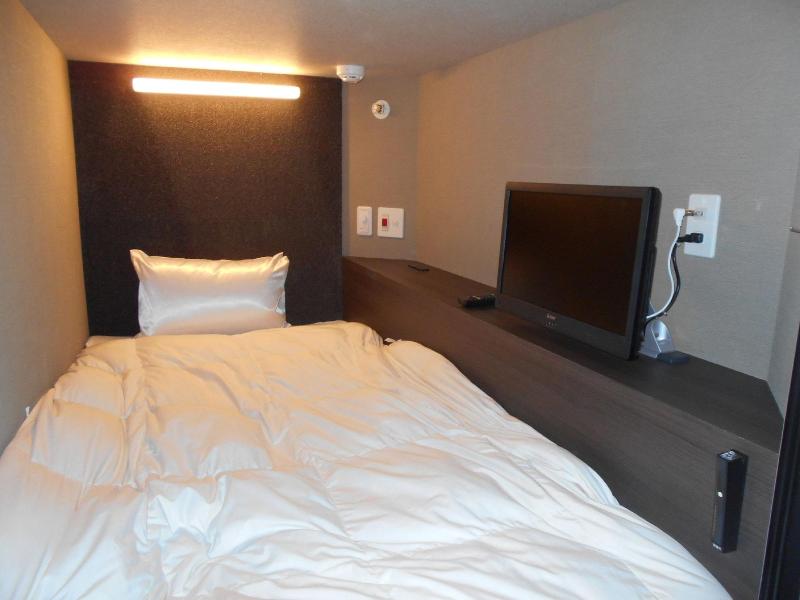 Bizcourt Cabin Susukino - Caters to Men image