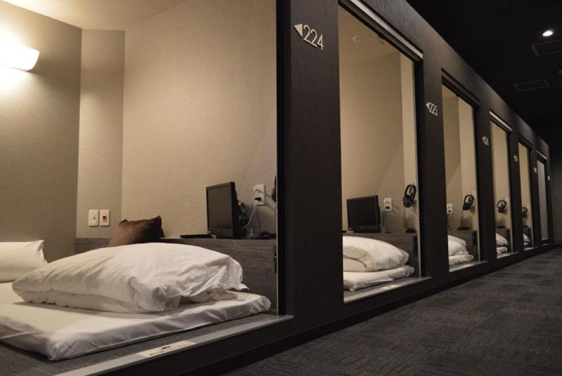 Bizcourt Cabin Susukino - Caters to Men image