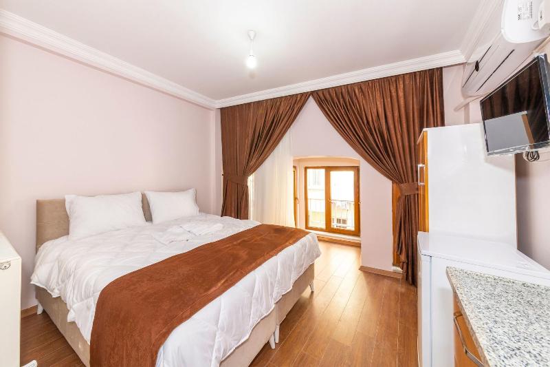 Tavra Hotel image
