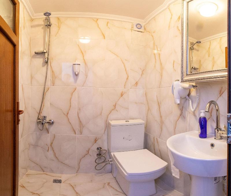 Tavra Hotel image