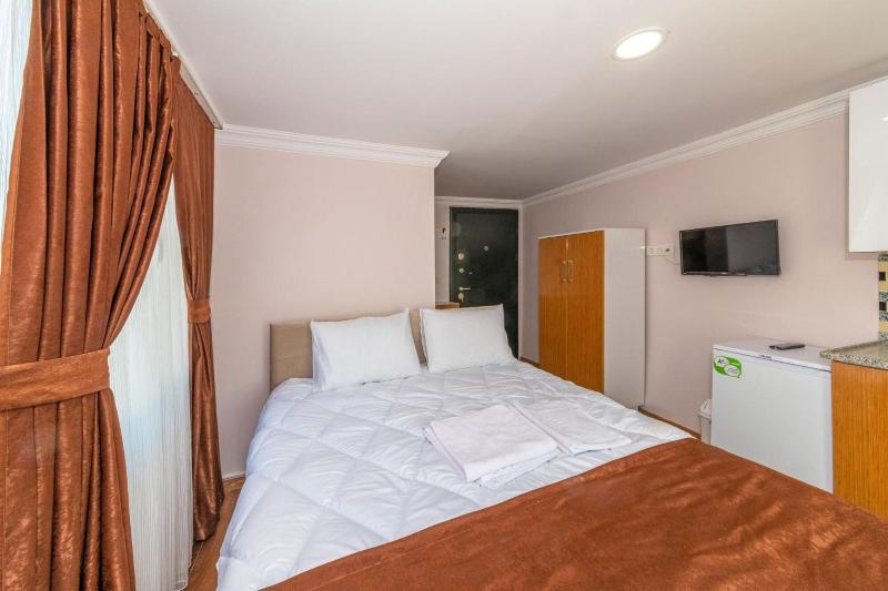 Tavra Hotel image