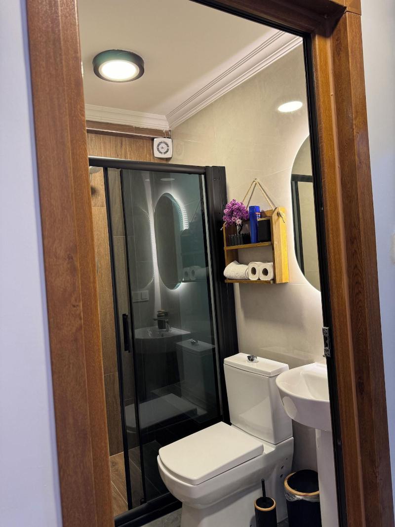 Tavra Hotel image