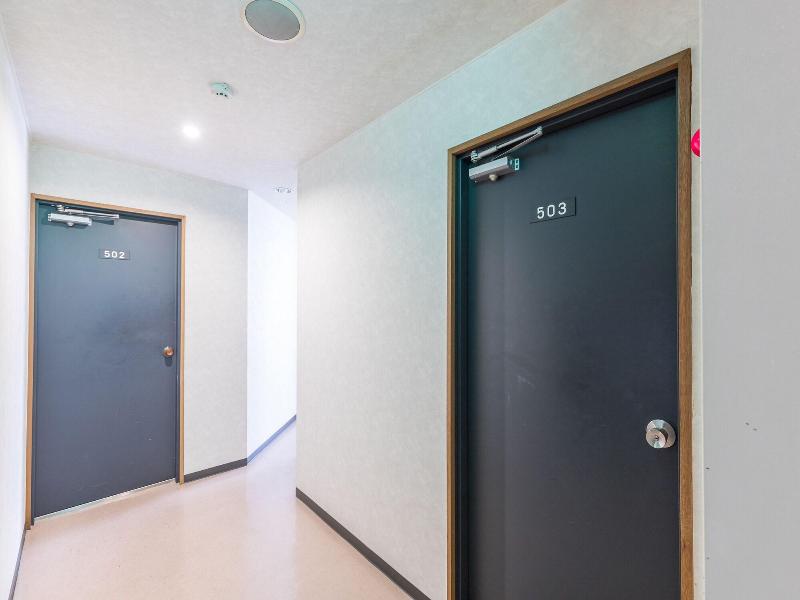 Oyo Business Hotel R Side Kanazawa image