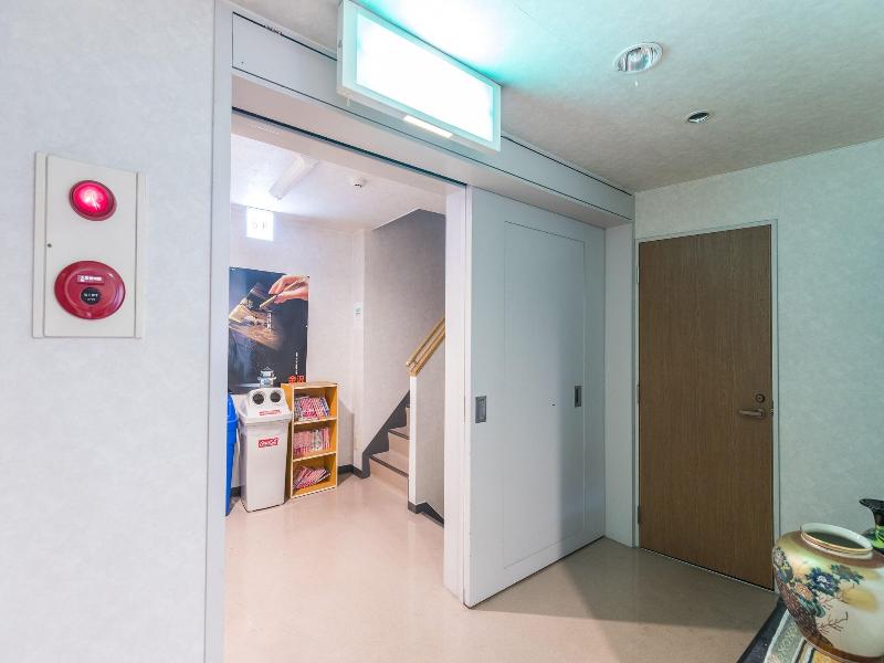 Oyo Business Hotel R Side Kanazawa image