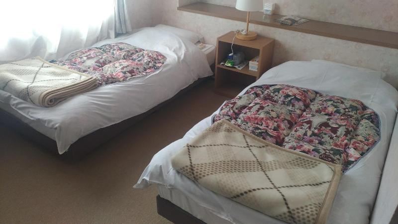 Oyo Business Hotel R Side Kanazawa image