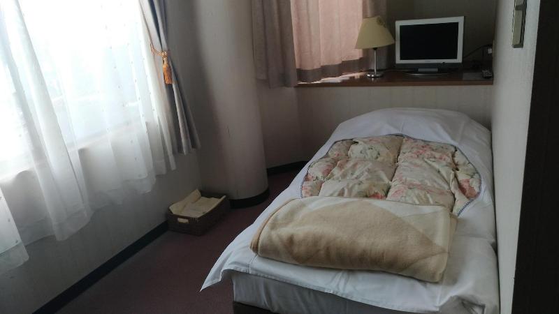 Oyo Business Hotel R Side Kanazawa image