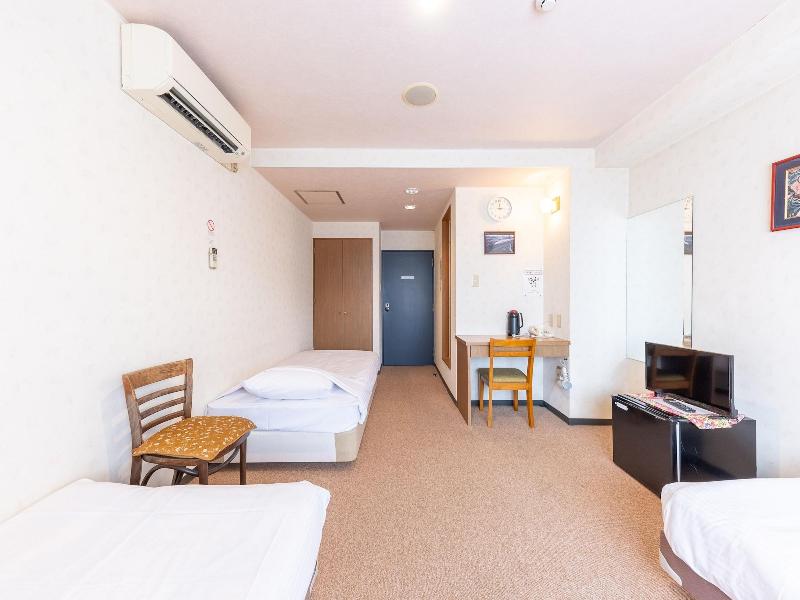 Oyo Business Hotel R Side Kanazawa image