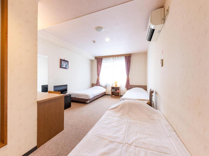 Oyo Business Hotel R Side Kanazawa image