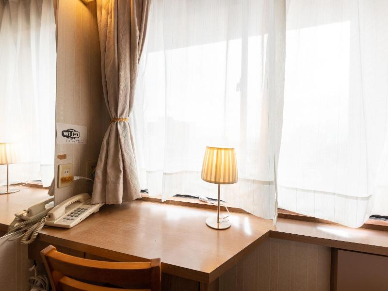 Oyo Business Hotel R Side Kanazawa image