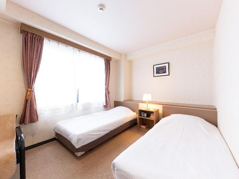 Oyo Business Hotel R Side Kanazawa image