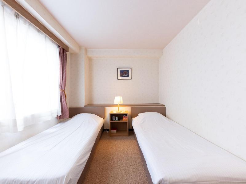 Oyo Business Hotel R Side Kanazawa image